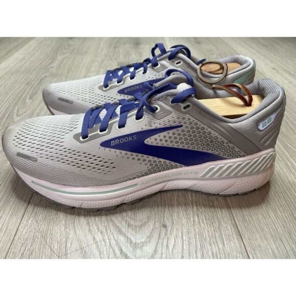 Brooks Adrenaline GTS 22 Shoe Women 8 Gray Running Athletic Sneaker Train Sport‎